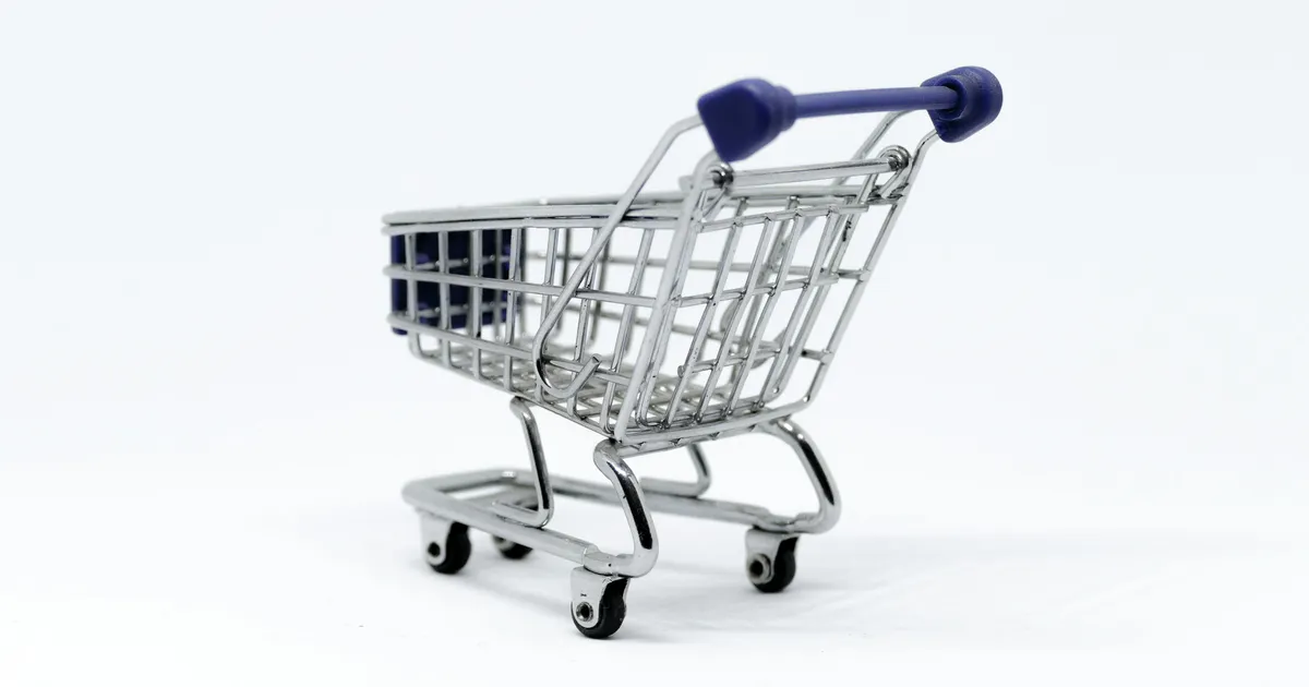 Leere Website ohne eingehende Kontaktanfragen auf einem Laptop-Screen